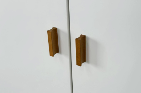 Шкаф двухдверный Хюгге белое дерево/дуб крафт золотой/белый матовый